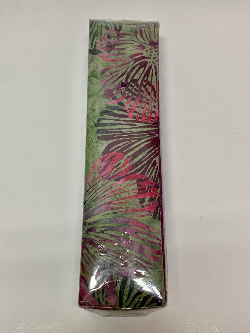 Hoffman Fabrics Bali Pops Zinfandel 40 Strips 2.5” x 44” Batik Fabric NWT - Picture 7 of 7